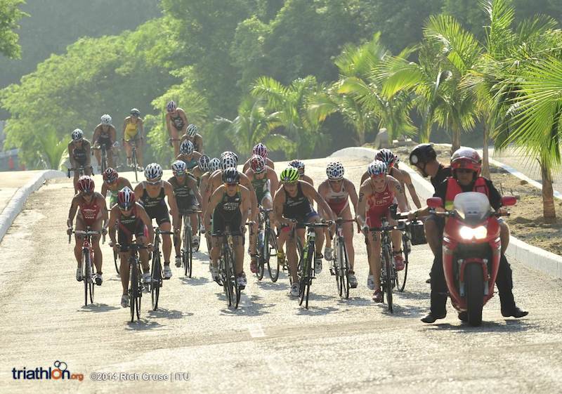 Women's Race ITU World Cup[ Huatulco, Mexico  ©2014 Rich Cruse  ITU