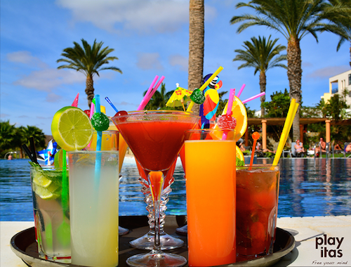 Playitas Cocktail en la Piscina