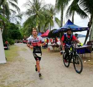 Romain Guillaume vencedor IRONMAN Malasia ( foto IRONMAN )
