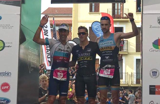 Nan Oliveras y Judith Corachán ganan el triatlon de Zarauz