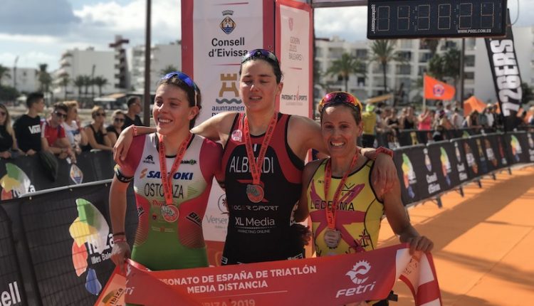 Helene Alberdi, tercer título de campeona de España en el Half Triathlon Ibiza
