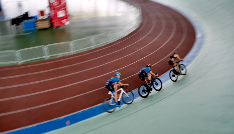 VIDEO: Entrenamiento de triatlon en velódromo