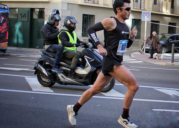 Gómez Noya termina una semana súper running con 1:08:30 en Madrid